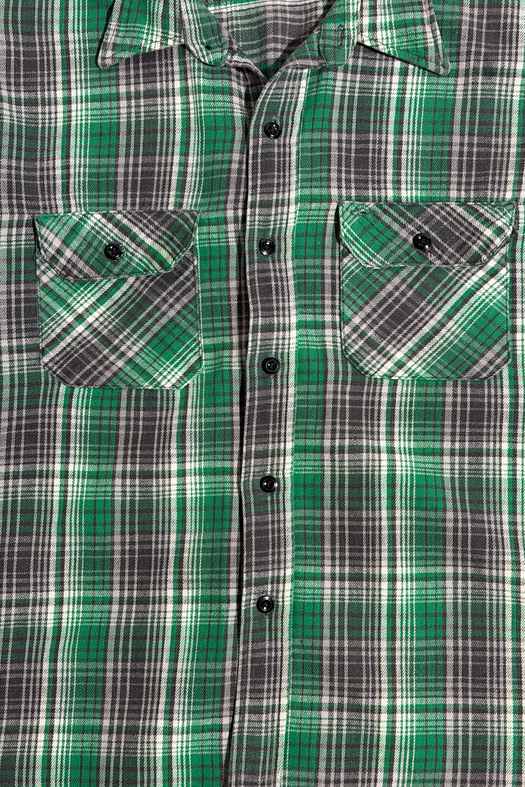 1960’S WASHINGTON DEECEE MADE IN USA 100% COTTON GREEN / GRAY PLAID FLANNEL L/S B.D. SHIRT X-LARGE