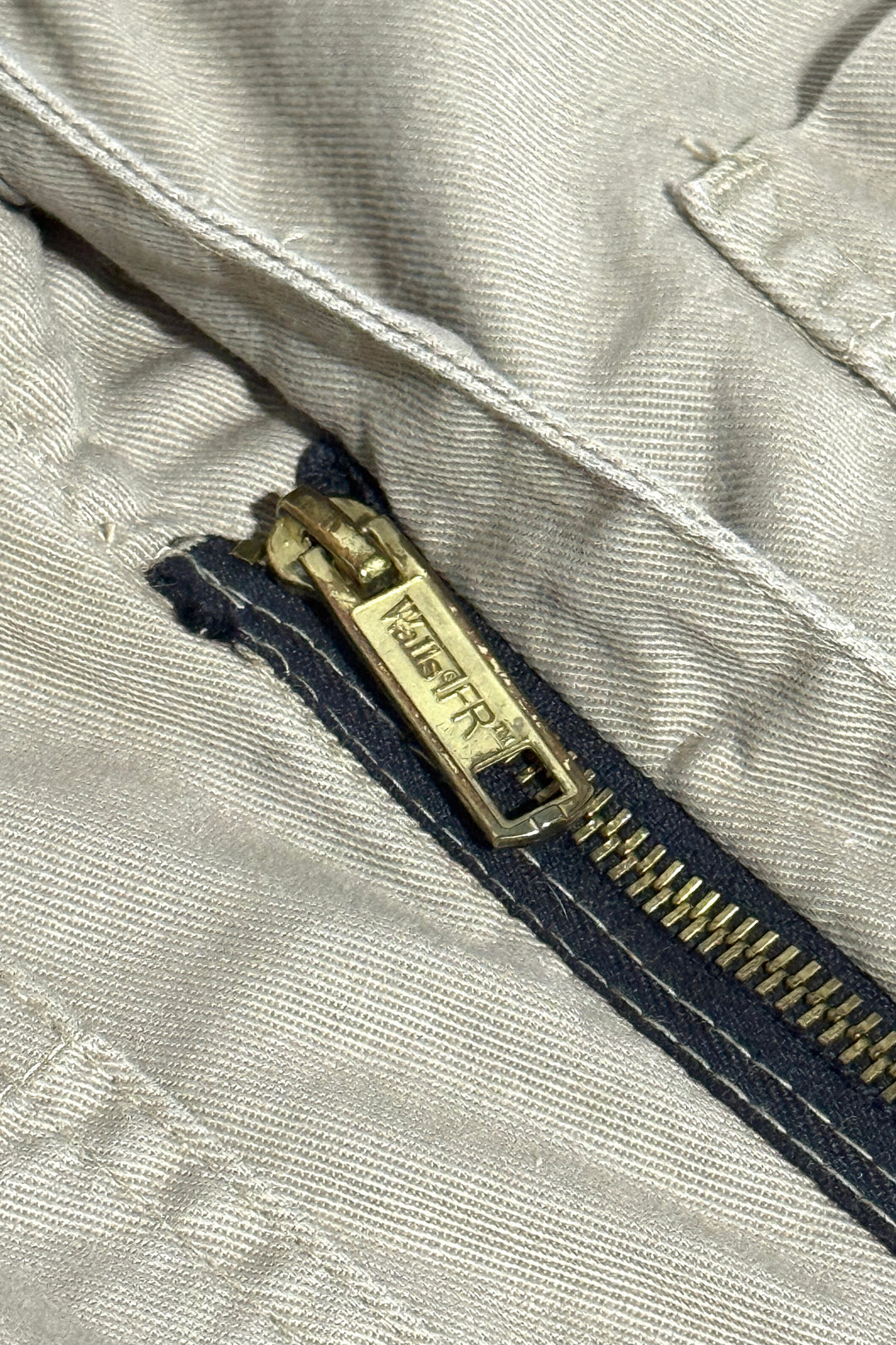 1990’S WALLS MADE IN USA THRASHED AND FADED KHAKI TWILL COVERALLS MEDIUM