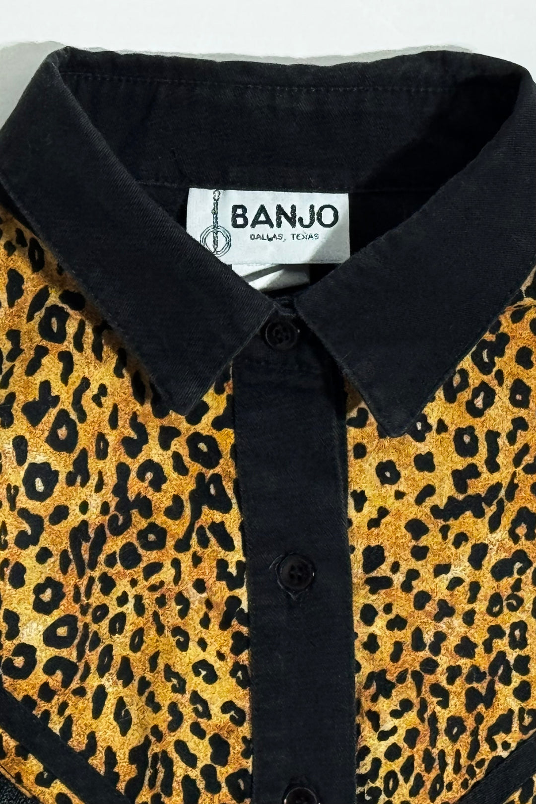 1990’S BANJO DALLAS TEXAS MADE IN USA BLACK COTTON FRINGED LEOPARD PRINT WESTERN L/S B.S. SHIRT WOMEN’S MEDIUM/LARGE