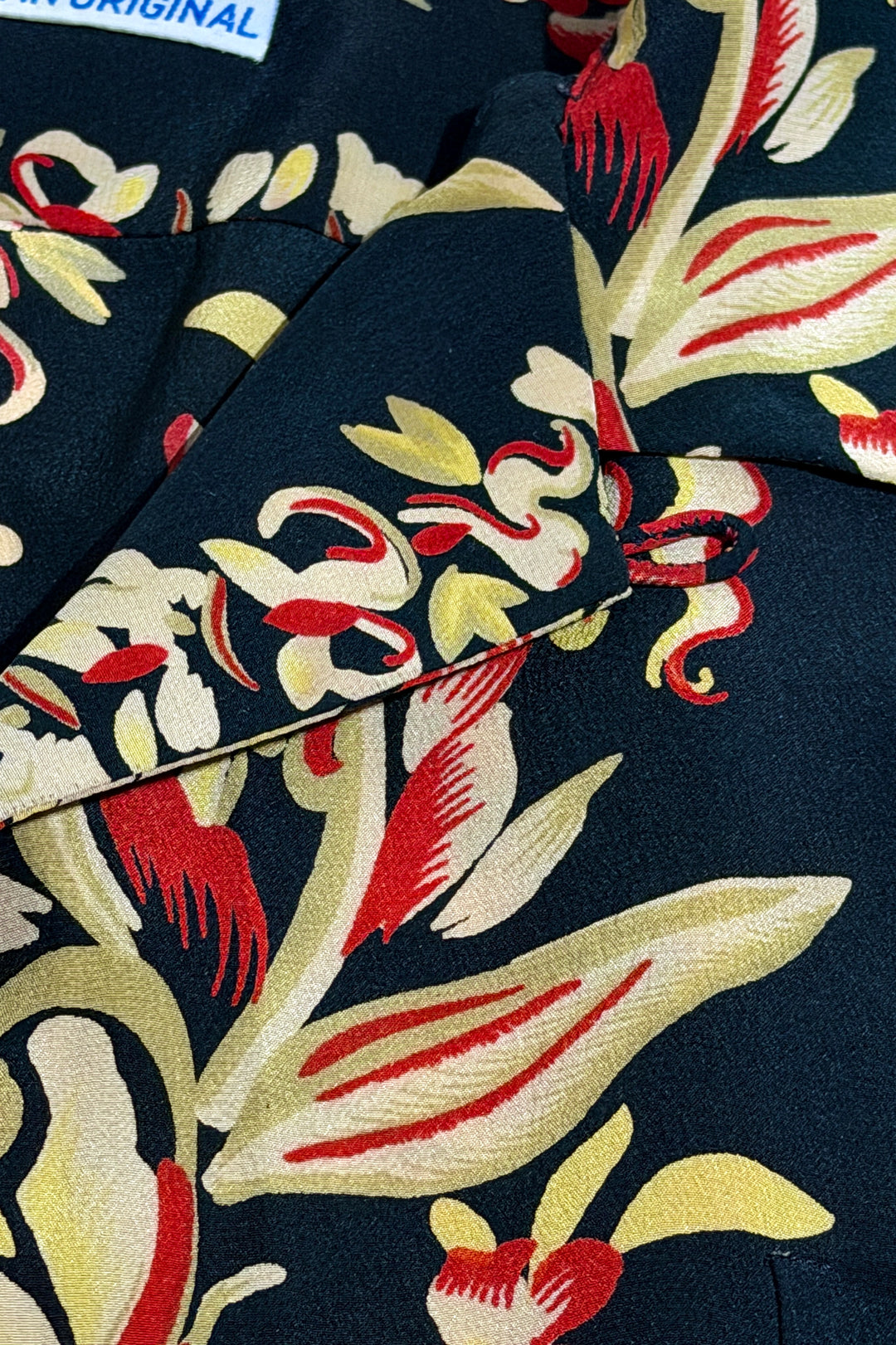 1990’S AVANTI SILK PRINTED 100% SILK HAWAIIAN S/S B.D. SHIRT X-LARGE