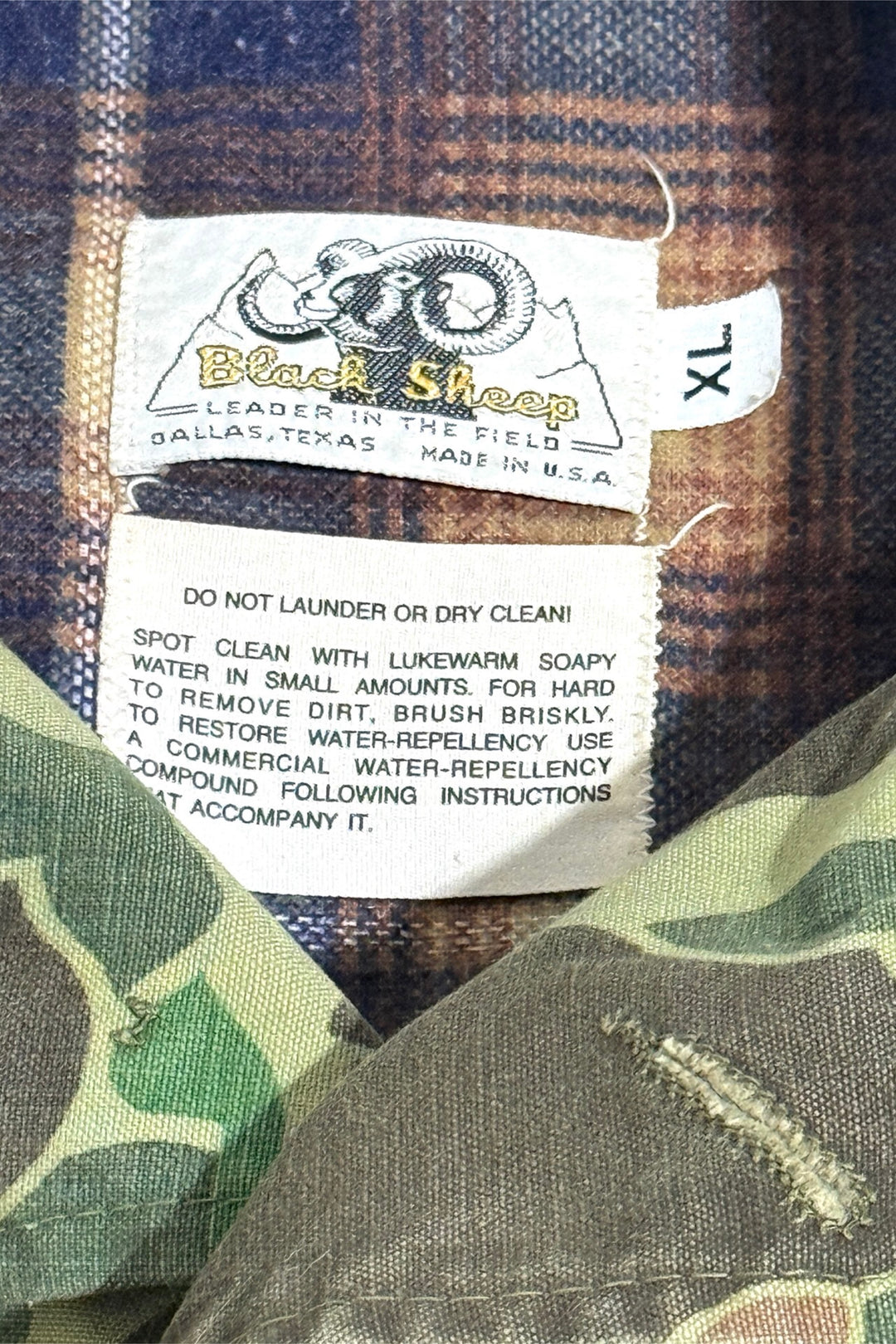 1970’S BLACK SHEEP MADE IN USA CROPPED CORDUROY COLLAR DUCK CAMO HUNTING JACKET LARGE
