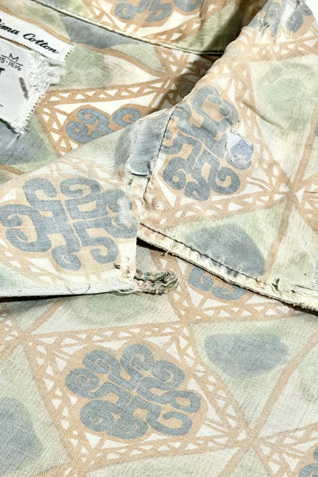 1940’S PENNEY’S TOWNCRAFT MADE IN USA THRASHED FADED &amp; REPAIRED CROPPED PATTERNED LOOP COLLAR S/S B.D. SHIRT LARGE