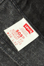 Cargar imagen en el visor de la galería, 1990’S LEVI’S 505 MADE IN USA BLACK DENIM JEANS 32 X 32
