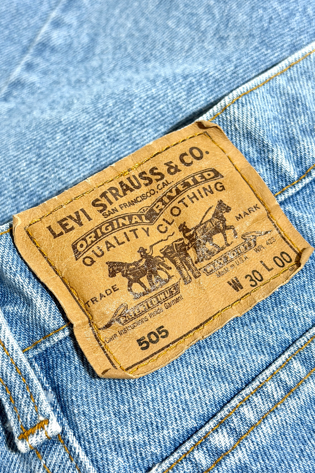 1980’S LEVI’S 505 ORANGE TAB MADE IN USA LIGHT WASH 8.5” DENIM CUT OFF SHORTS 30