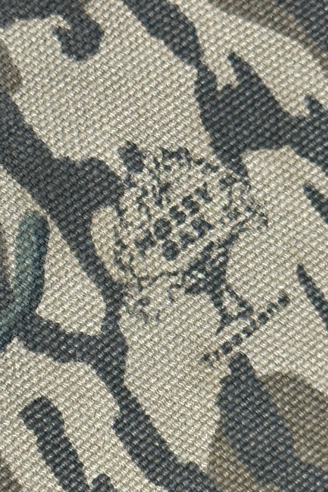 1990’S CARHARTT MADE IN USA MOSSY OAK ®️ DUCK HUNTING CAMO CANVAS DUFFLE BAG