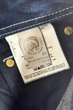 Load image into Gallery viewer, 2000’S DIESEL MADE IN ITALY Y2K BOOTCUT DARK WASH DENIM JEANS 32 X 30
