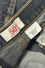 Cargar imagen en el visor de la galería, 2000’S LEVI’S 501 FADED BLACK DENIM JEANS 28 X 28
