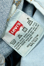 Cargar imagen en el visor de la galería, 1990’S LEVI’S 501 MEDIUM WASH DENIM JEANS 28 X 28
