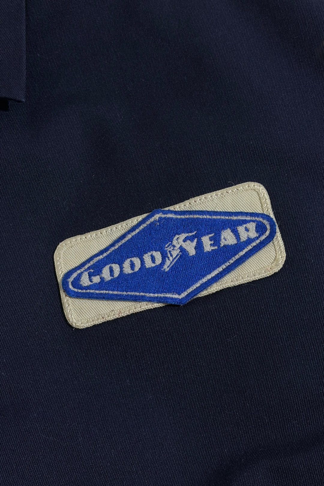 1970’S WORK WEAR CORPORATION MADE IN USA CROPPED THRASHED &amp; FADED NAVY BLUE TWILL “GOODYEAR” GARAGE JACKET LARGE