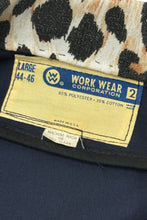 Load image into Gallery viewer, 1970’S DEADSTOCK WORK WEAR CORP MADE IN USA CROPPED LEOPARD PRINT COLLAR TWILL WORKWEAR JACKET X-LARGE
