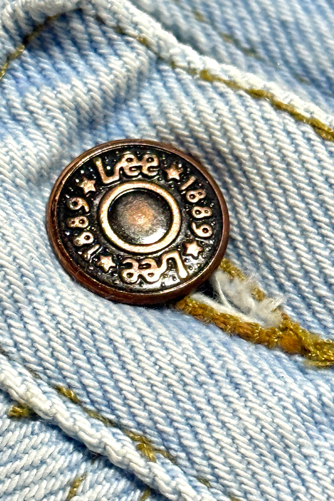 1990’S LEE RIDERS UNION MADE IN USA LIGHT WASH DENIM JEANS 34 X 32