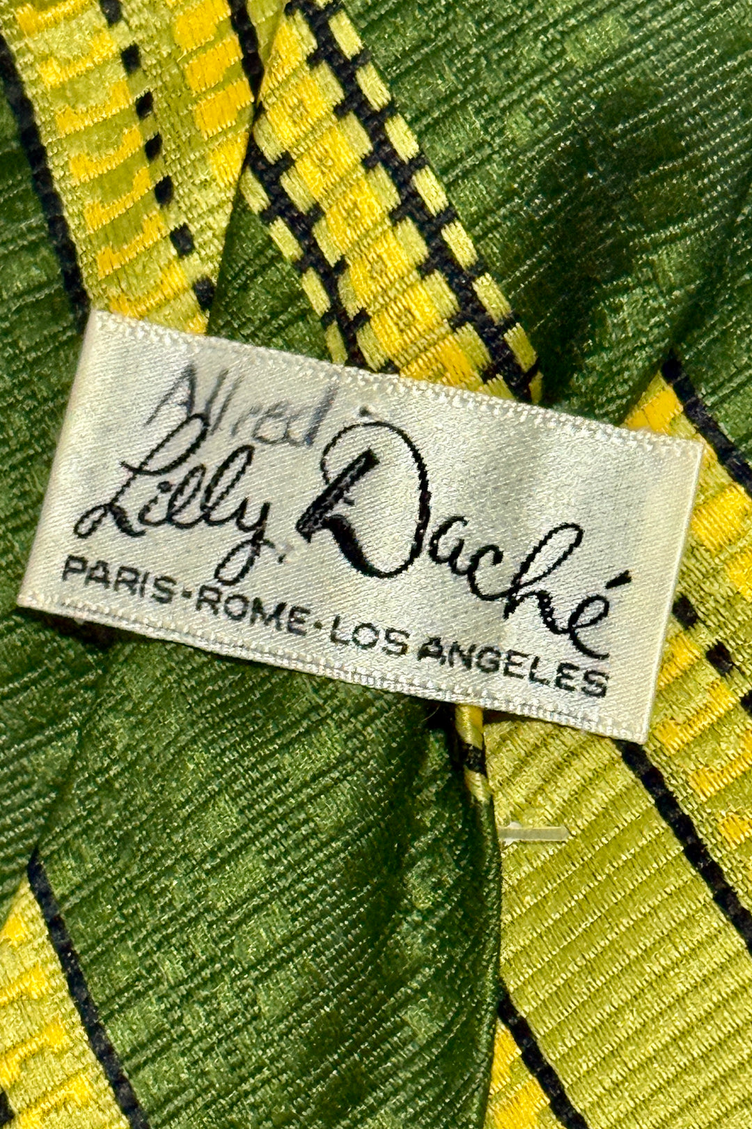 1970’S LILLY DACHE MADE IN USA 100% ITALIAN SILK WOVEN STRIPED NECKTIE