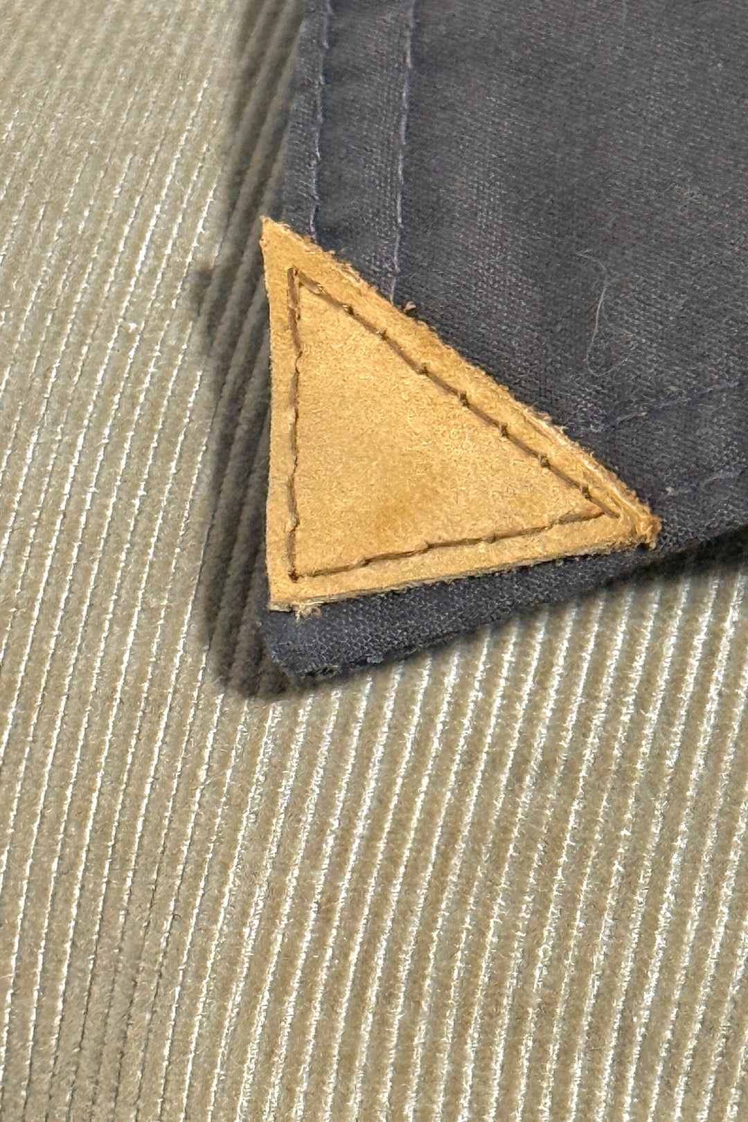 1970’S TEMPCO MADE IN USA CROPPED WESTERN CORDUROY YOKE LEATHER ACCENT QUILTED GOOSE DOWN VEST LARGE