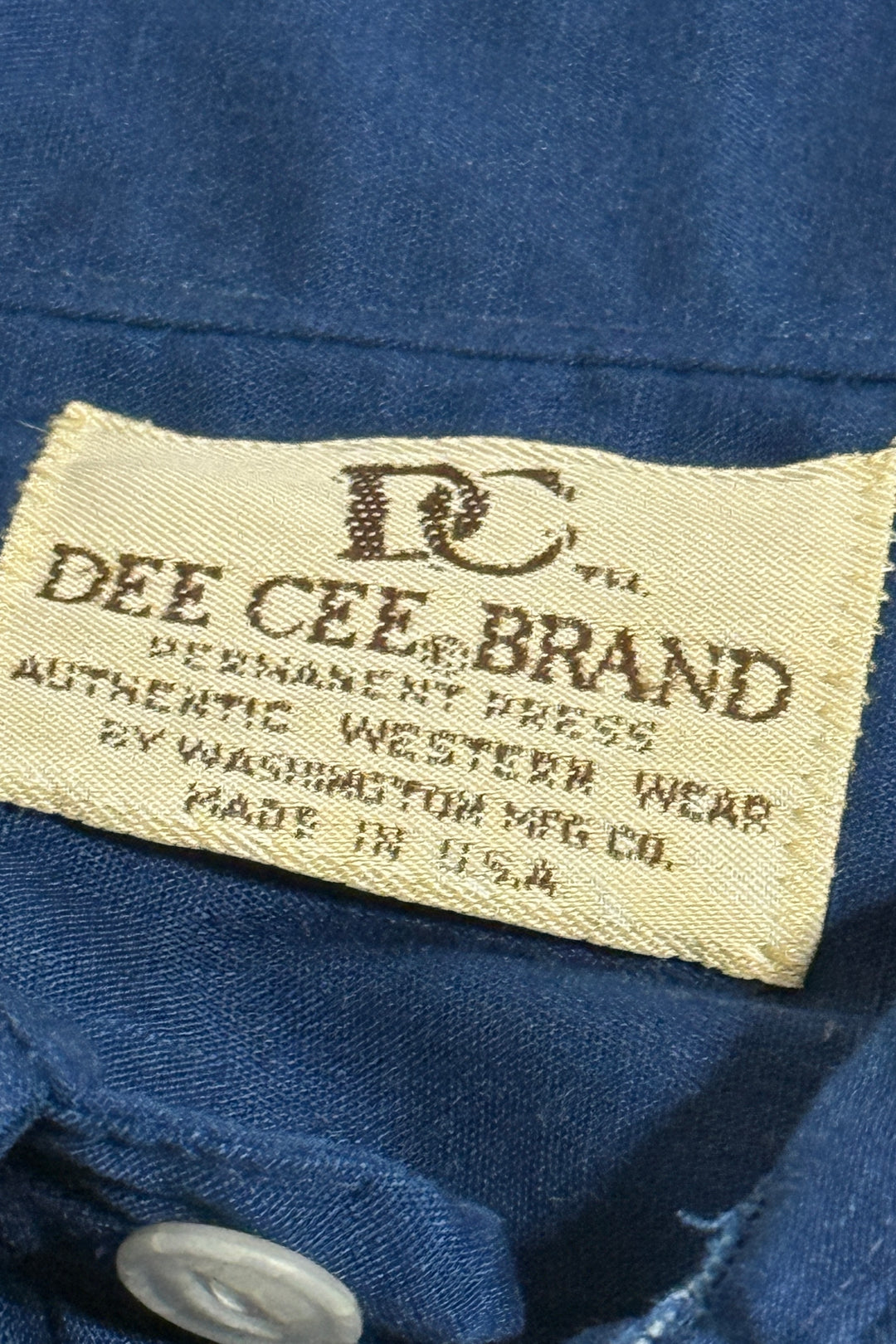 1960’S DEE CEE WESTERNWEAR MADE IN USA EMBROIDERED CONTRAST WESTERN PEARL SNAP L/S B.D SHIRT LARGE