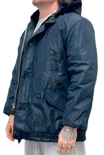 Cargar imagen en el visor de la galería, 1970’S TIMBER KING MADE IN USA NAVY N-3B SPLIT HOODED PARKA X-LARGE
