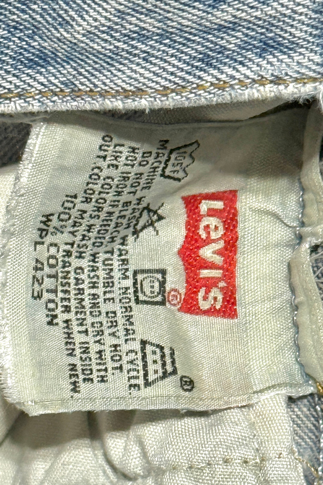 1990’S LEVI’S 501 LIGHT WASH DENIM 4” CUT OFF SHORTS 30