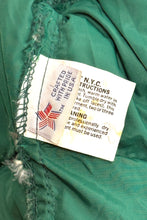 Cargar imagen en el visor de la galería, 1990’S SCHOTT MADE IN USA CROPPED GOOSE DOWN QUILTED JACKET MEDIUM
