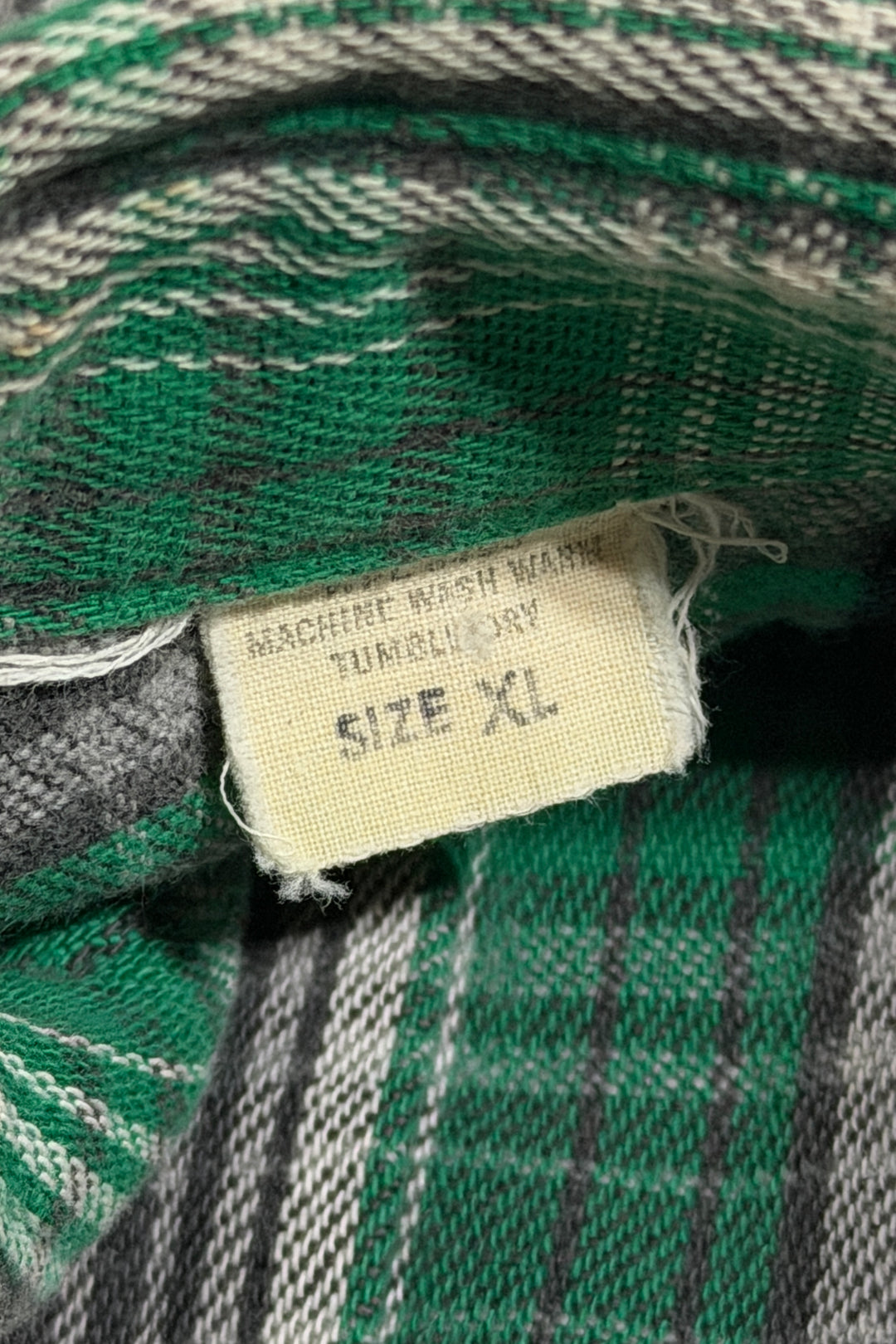 1960’S WASHINGTON DEECEE MADE IN USA 100% COTTON GREEN / GRAY PLAID FLANNEL L/S B.D. SHIRT X-LARGE