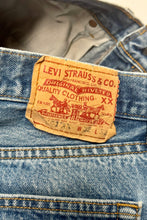 Load image into Gallery viewer, 1990’S LEVI’S 501 PERFECT WASH DENIM JEANS 32 X 28
