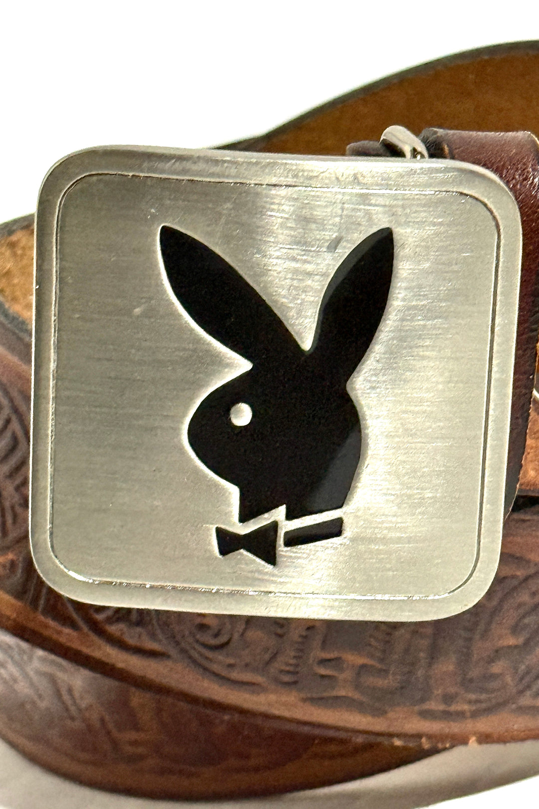 1970’S PLAYBOY MADE IN USA SILVERTONE ENAMEL INLAY BUCKLE ON HAND STAMPED LEATHER BELT 34