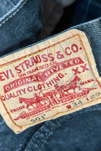 Cargar imagen en el visor de la galería, 1990’S LEVI’S 501 BLACK DENIM JEANS 30 X 28
