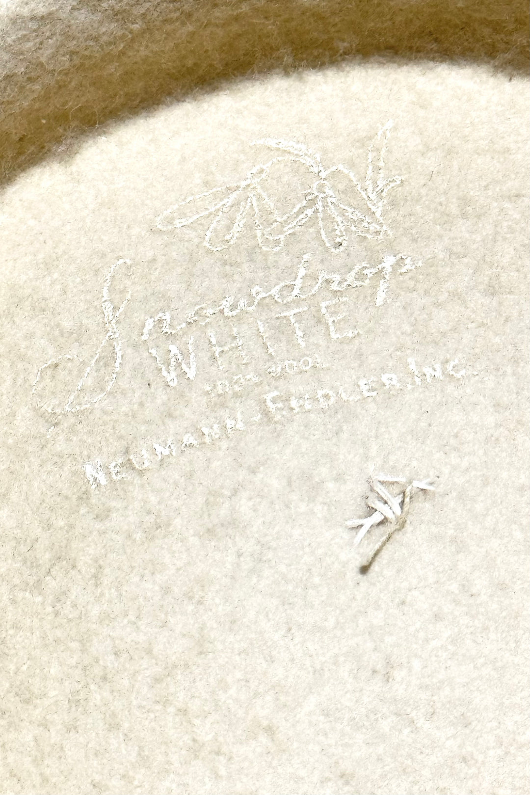 1950’S NEUMANN-ENDLER IVORY CREAM WOOL VEILED PILLBOX HAT