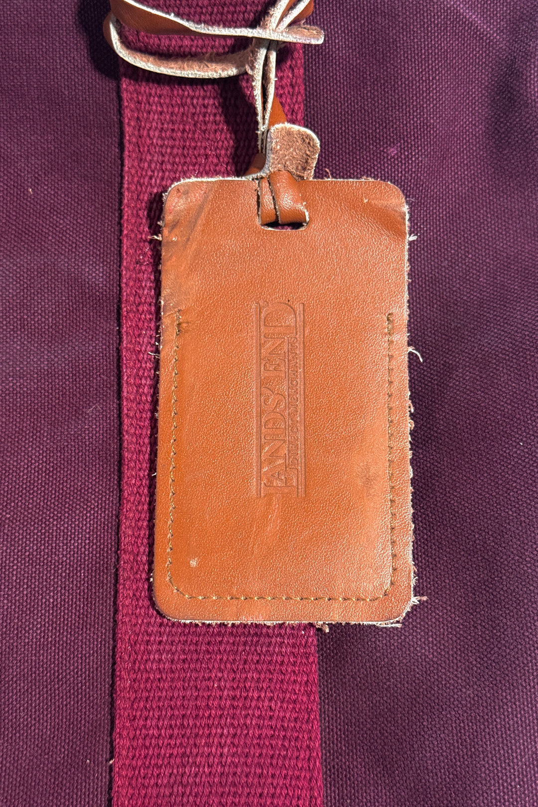 1980’S LANDS’ END MADE IN USA SQUARE RIGGER MAROON LUGGAGE BAG