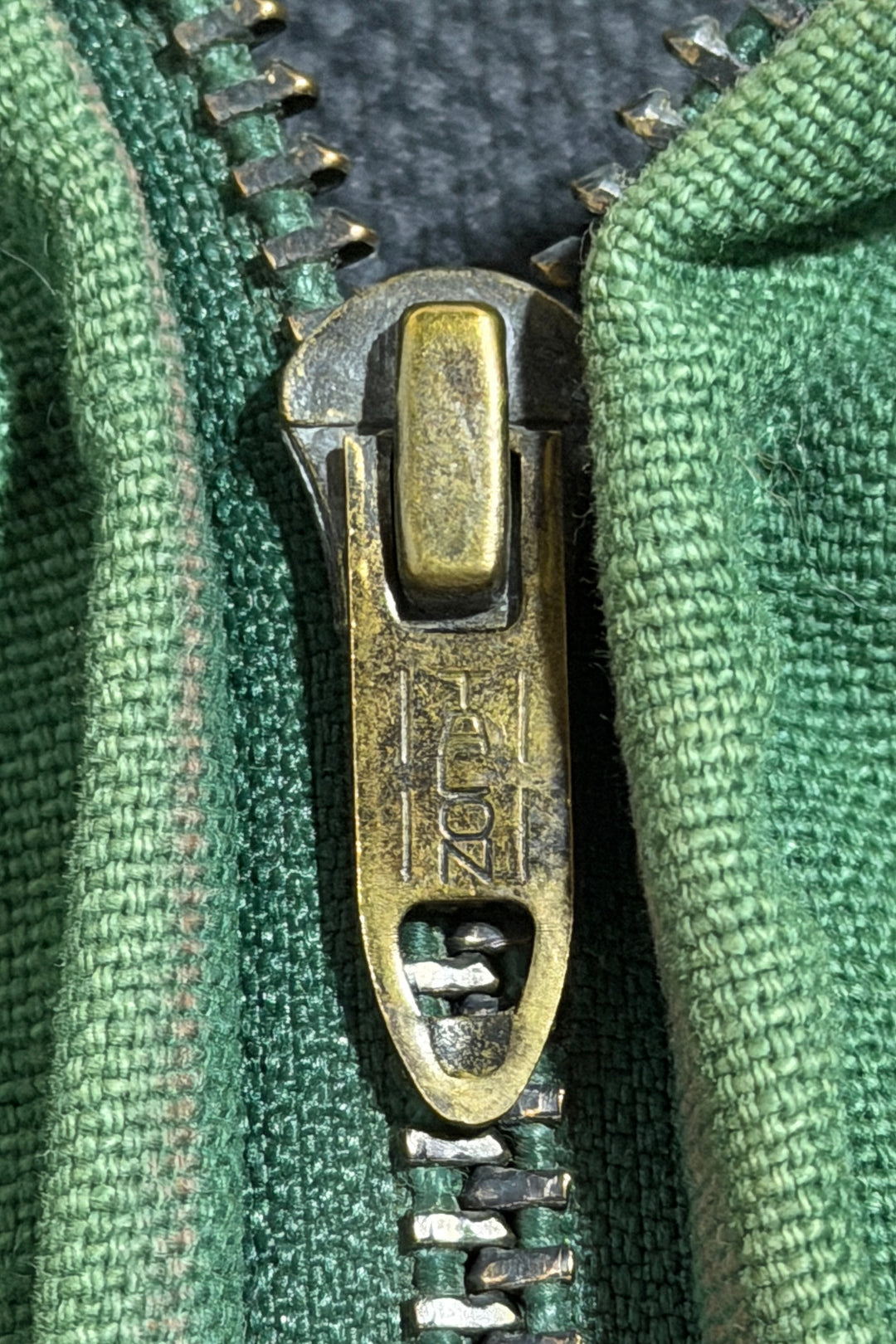 1990’S K BRAND MADE IN THE USA THRASHED &amp; FADED CROPPED GREEN DUCK CANVAS WORKWEAR HOODED JACKET LARGE