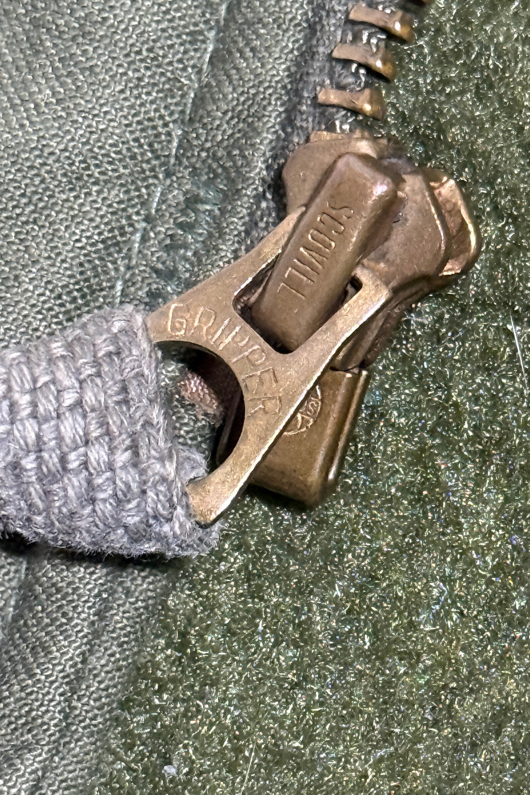 1980’S US ARMY MADE IN USA CROPPED SHERPA LINED OLIVE ZIP JACKET MEDIUM