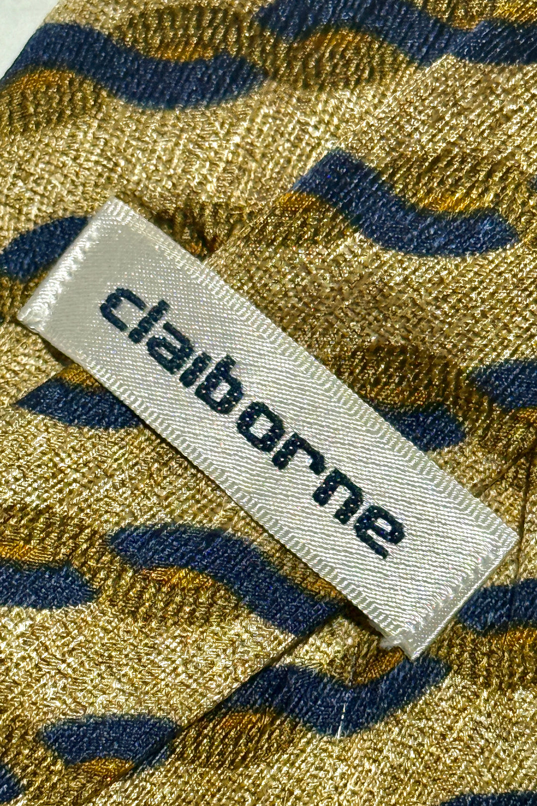 1980’D CLAIBORNE MADE IN USA 100% ITALIAN SILK ROPE PRINT NECKTIE