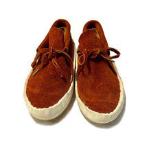 Load image into Gallery viewer, 1990’S TRADITIONAL NAVAJO MADE IN USA COWHIDE LOW TOP MOCCASINS 11
