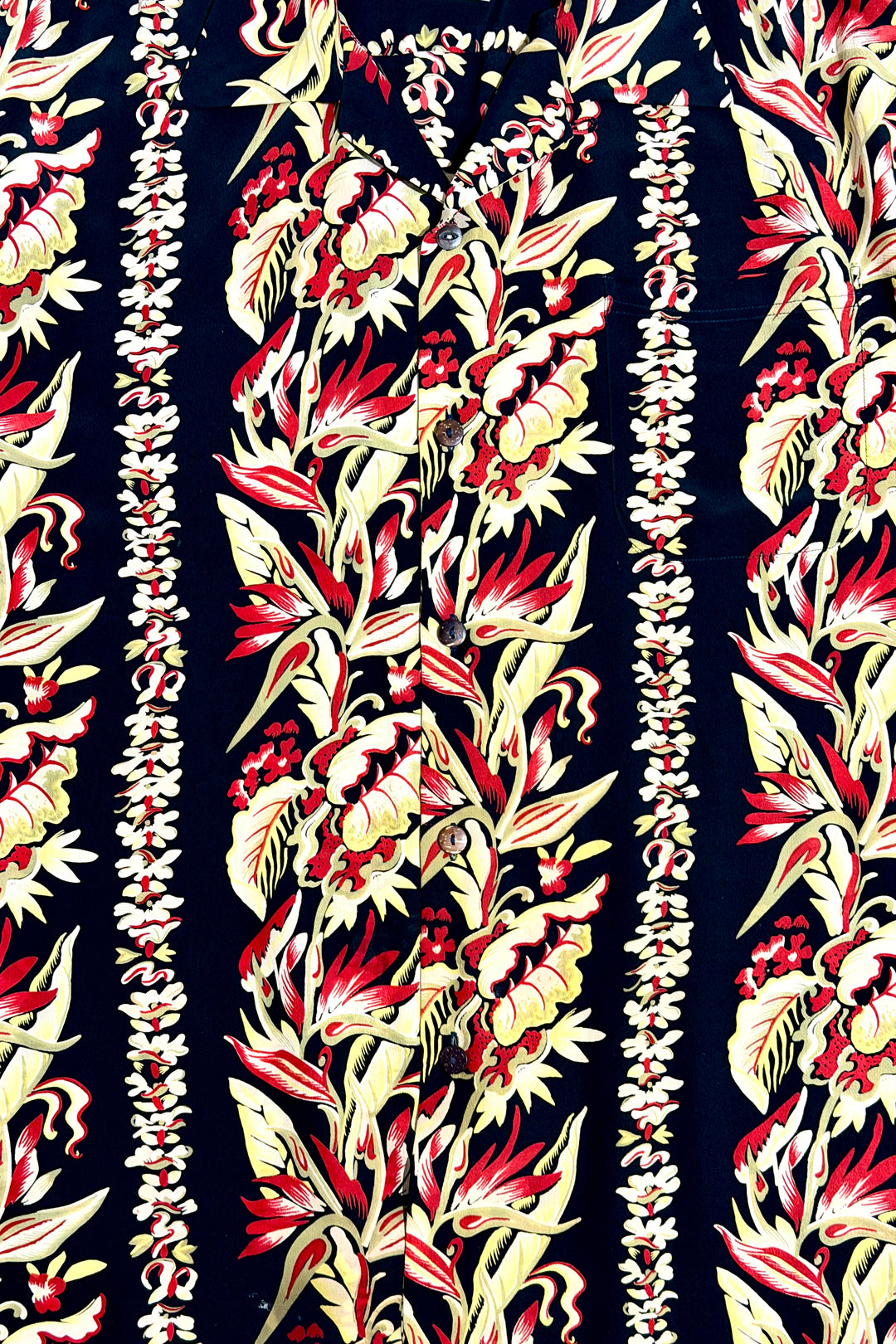 1990’S AVANTI SILK PRINTED 100% SILK HAWAIIAN S/S B.D. SHIRT X-LARGE