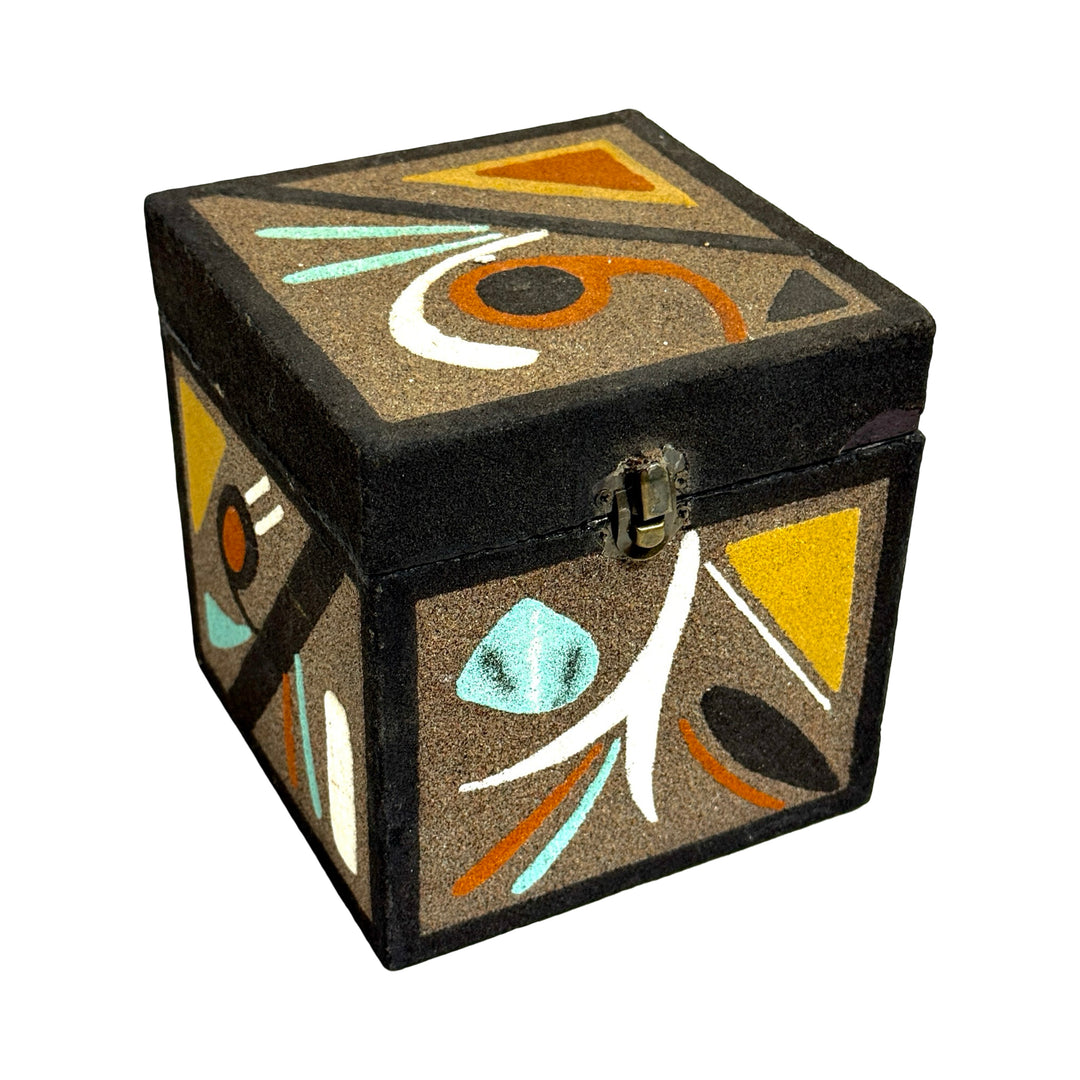 NAVAJO SHIPROCK HAND PAINTED SAND ART LATCHED BOX