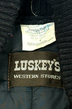 Cargar imagen en el visor de la galería, 1980’S LUSKEY’S MADE IN USA CROPPED WESTERN QUILTED PUFFER JACKET MEDIUM
