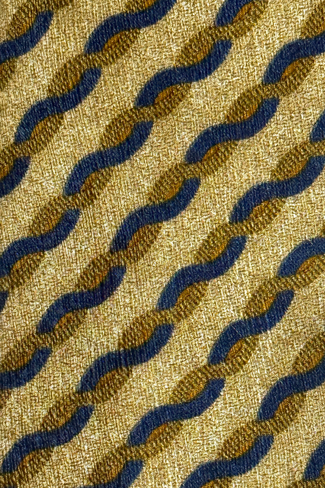 1980’D CLAIBORNE MADE IN USA 100% ITALIAN SILK ROPE PRINT NECKTIE