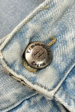 Cargar imagen en el visor de la galería, 1990’S ZEGNA MADE IN ITALY LIGHT WASH HIGH WAISTED DENIM PANTS 32 X 32
