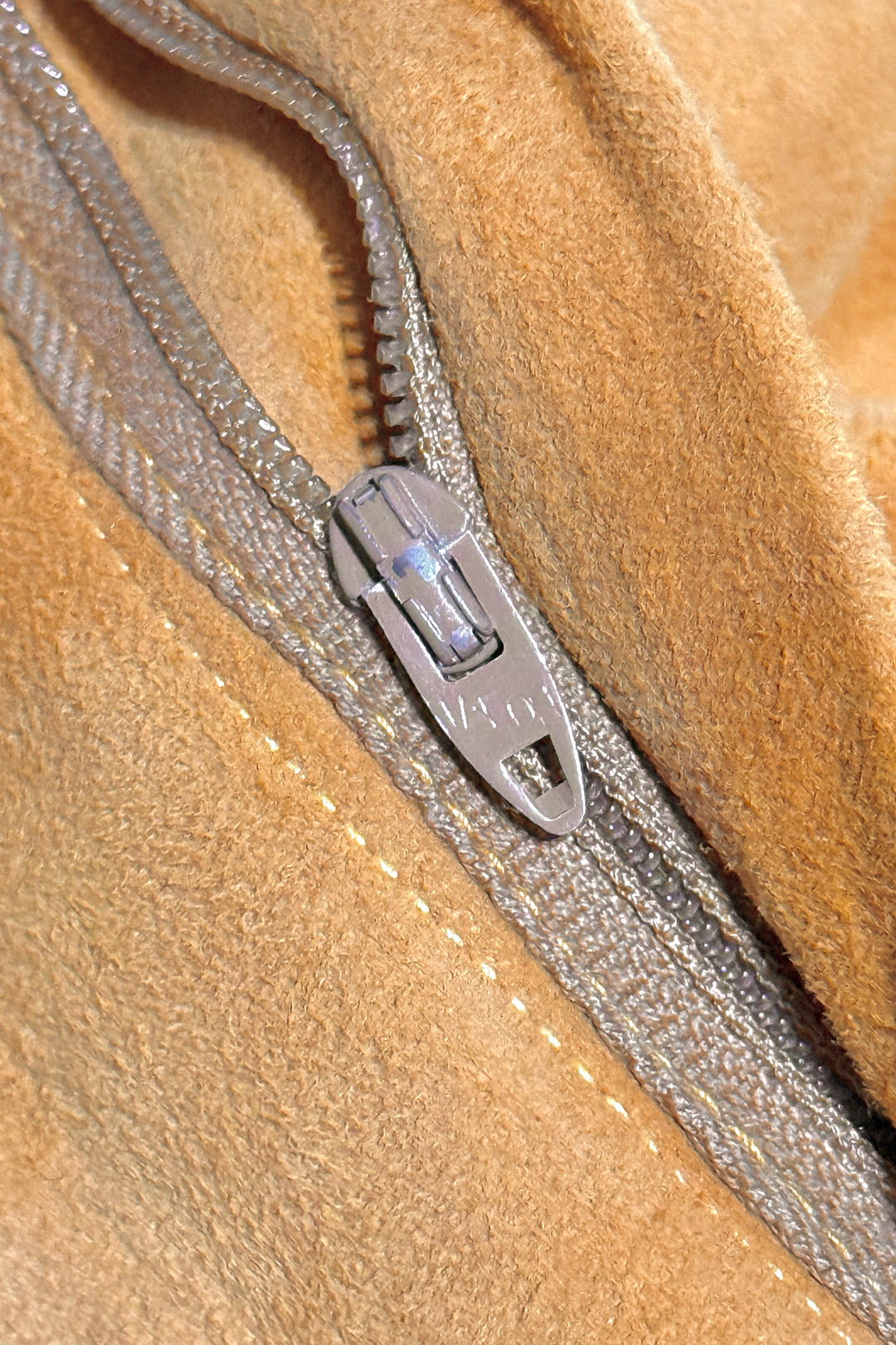 1960’S DEERSKIN SUEDE LEATHER MADE IN USA HIGH WAISTED SIDE CINCH FLORAL LINED 12” BERMUDA SHORTS 34