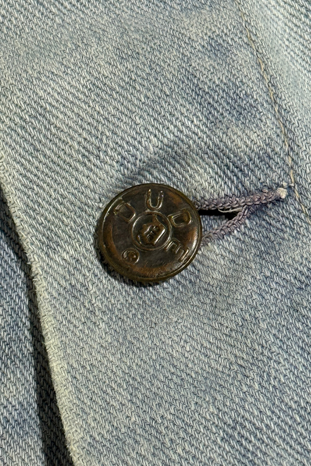 1970’S DUDE WESTERN MADE IN USA THRASHED & REPAIRED CROPPED LIGHT WASH DENIM TRUCKER JACKET LARGE