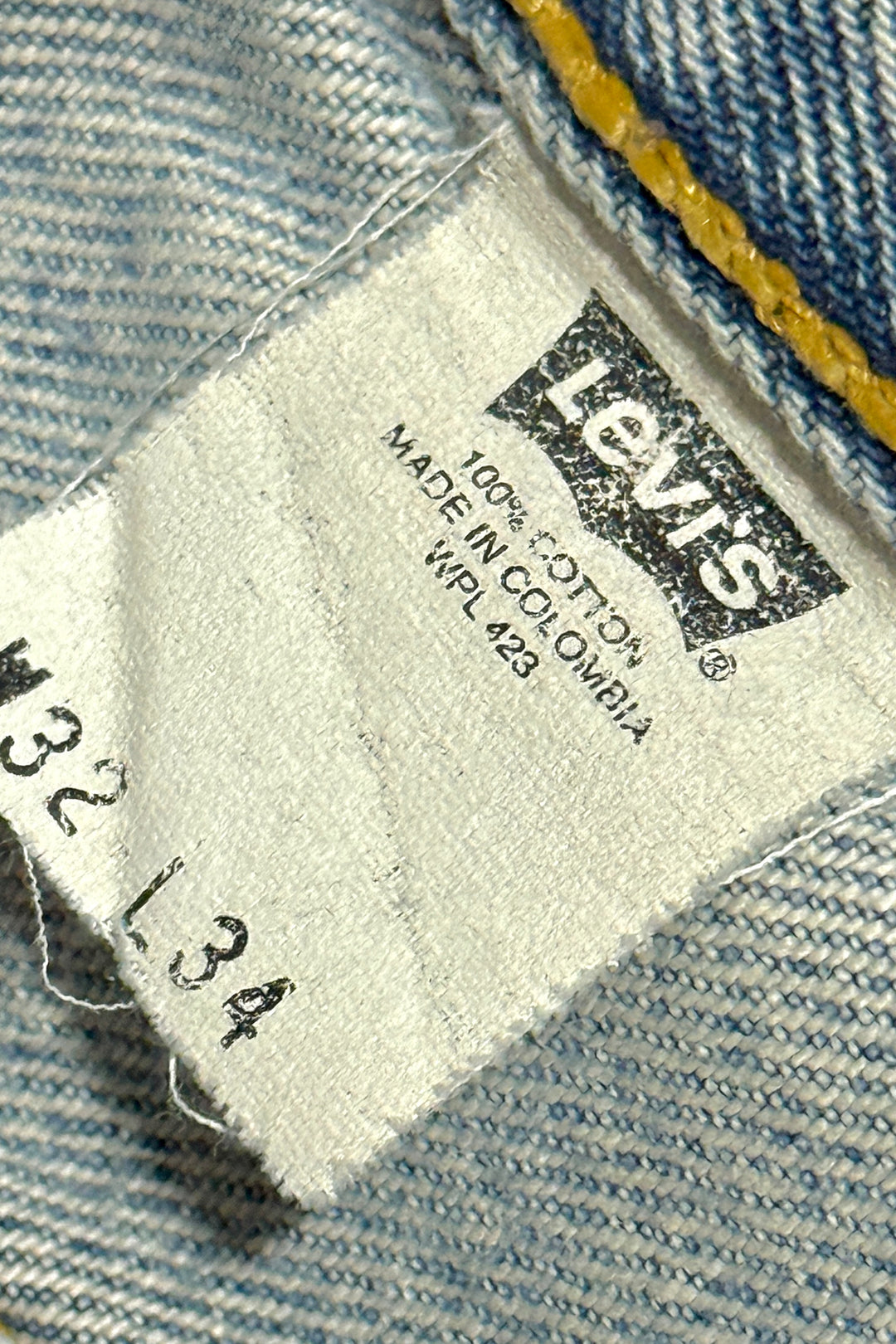 1990’S LEVI’S 501 LIGHT WASH DENIM 4” CUT OFF SHORTS 30