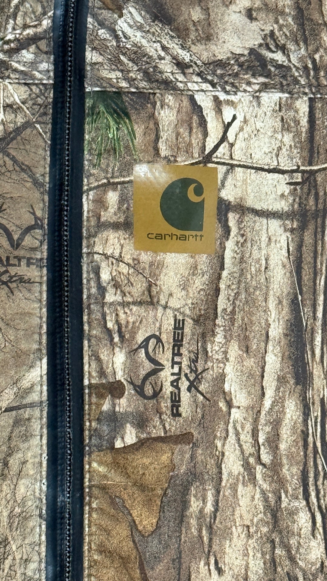 2000’S CARHARTT REALTREE ®️ HOODED WATERPROOF HUNTING CAMO JACKET MEDIUM