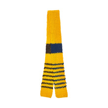 Load image into Gallery viewer, 1970’S HANDKNIT CONTRAST SCARVE
