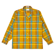 Load image into Gallery viewer, 1950’S DONEGAL MADE IN USA CROPPED PLAID SELVEDGE COTTON LOOP COLLAR L/S B.D. SHIRT MEDIUM
