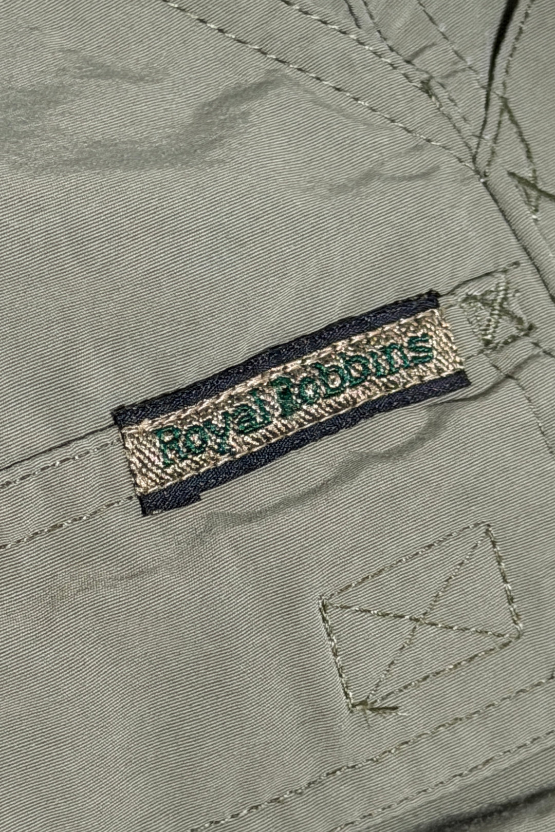 1990’S ROYAL ROBBINS BELTED KHAKI CARGO HIKING SHORTS LARGE