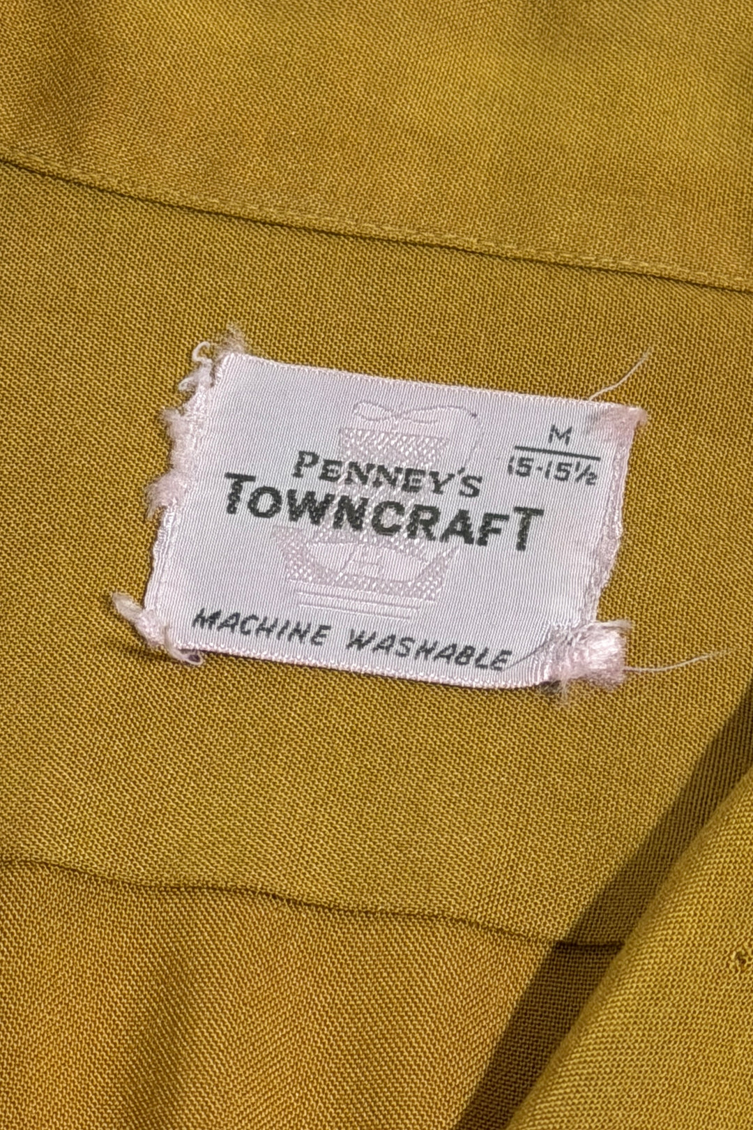 1950’S PENNEY’S TOWNCRAFT MADE IN USA THRASHED &amp; FADED CROPPED SELVEDGE MUSTARD EMBROIDERED CREST LOOP COLLAR S/S B.D. SHIRT LARGE