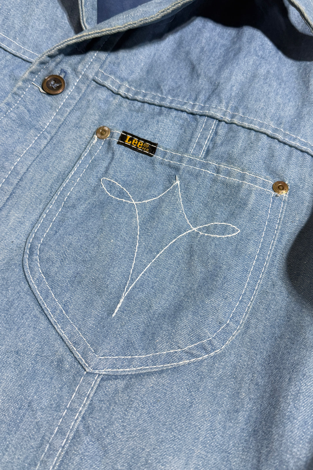 1970’S LEE MADE IN USA CROPPED LIGHT WASH EMBROIDERED WESTERN DENIM JACKET MEDIUM