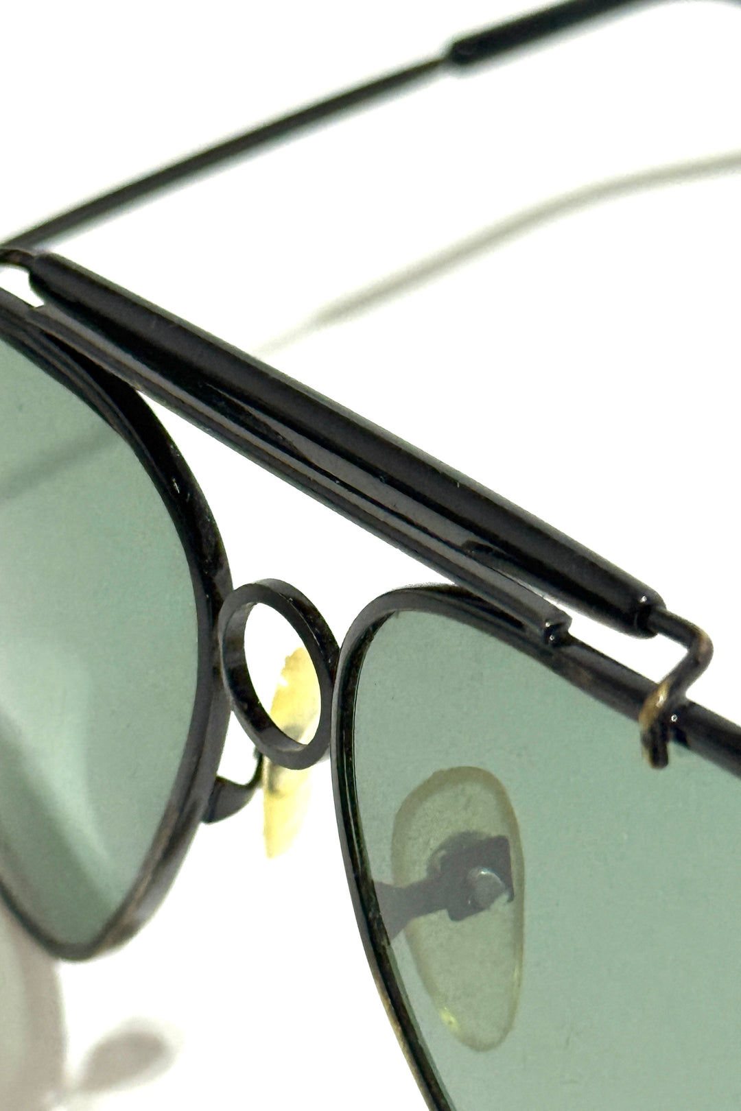 1970’S SHOOTER BLACK FRAME SMOKE LENSE AVIATOR SUNGLASSES