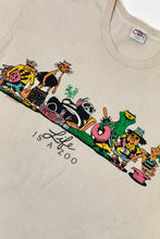 Cargar imagen en el visor de la galería, 1980’S CRAZY SHIRTS HAWAII MADE IN USA SINGLE STITCH T-SHIRT LARGE
