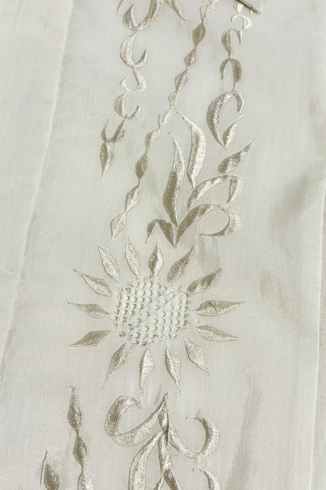 1960’S CORAVI MADE IN PHILLIPINES EMBROIDERED FILIPINO SELVEDGE SATIN BARONG S/S B.D. SHIRT LARGE