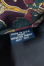 Cargar imagen en el visor de la galería, 1980’S EDDIE BAUER MADE IN USA 100% ITALIAN SILK FLORAL HANDMADE TIE
