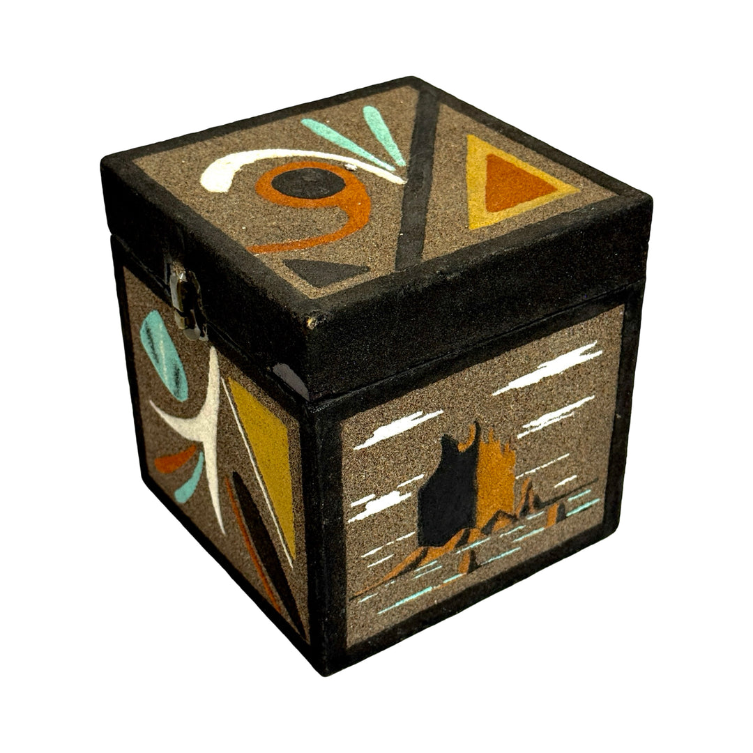 NAVAJO SHIPROCK HAND PAINTED SAND ART LATCHED BOX